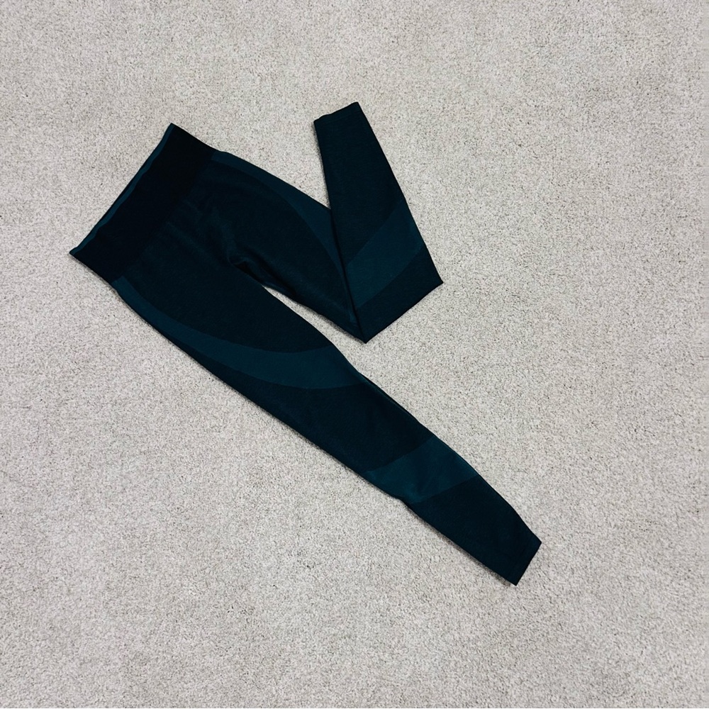 Victoria's Secret Teal and Black Seamless Leggings